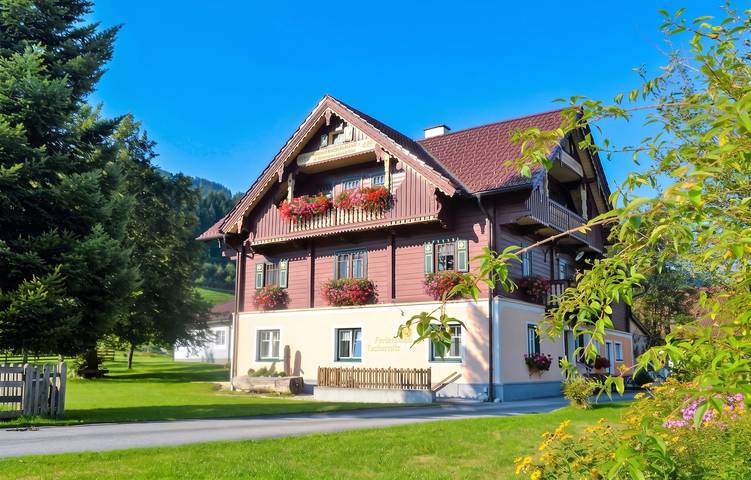 Ferienhaus für 10 Personen, mit Garten in Pruggern