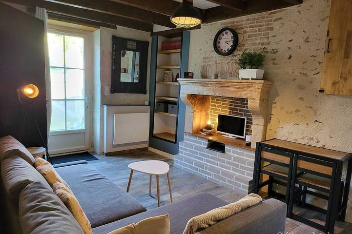 Location de vacances pour 9 personnes, avec jardin à La Puye