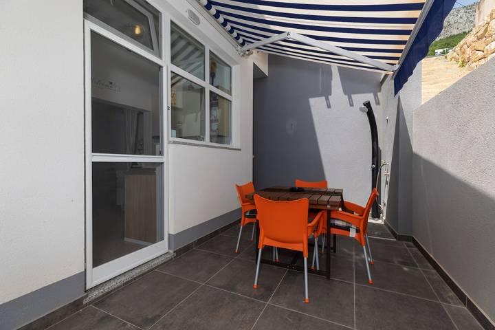 Apartament wakacyjny dla 4 osób, z Balkon/ taras i Basen w Celina
