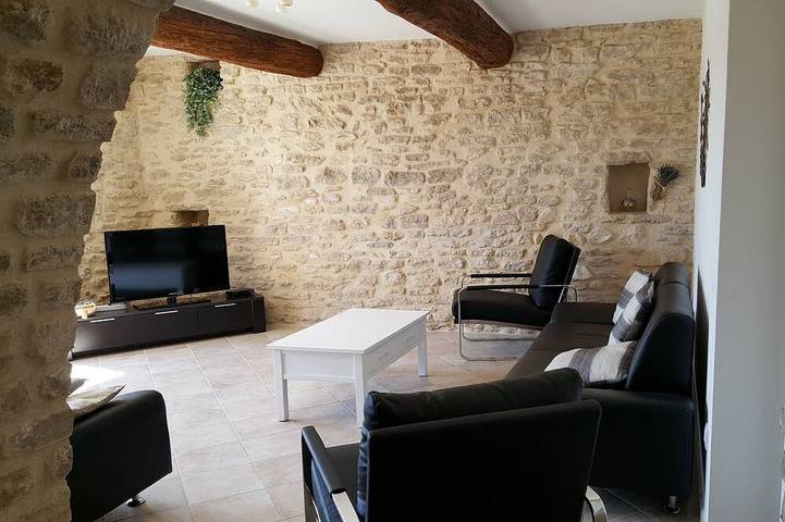 Gîte pour 6 personnes, avec jardin à Cabrières-d'Avignon - 2