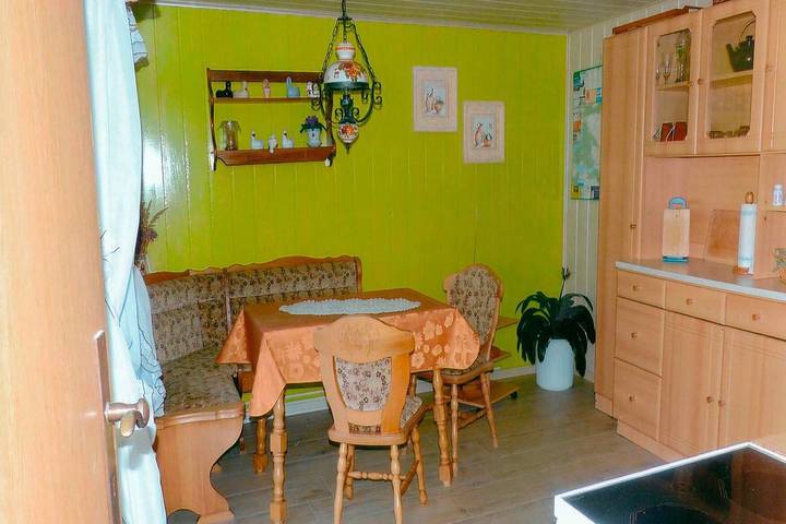 Ganze Wohnung, Komfortable Ferienwohnung am Malchower See mit Terrasse und Seeblick in Malchow, Fleesensee