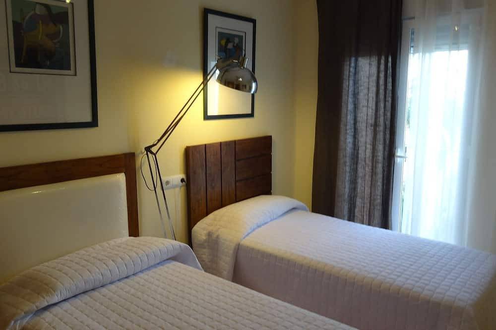 Modern holiday home for 4 persons, with pool, air conditioning, near the beach in els Poblets, Costa Blanca