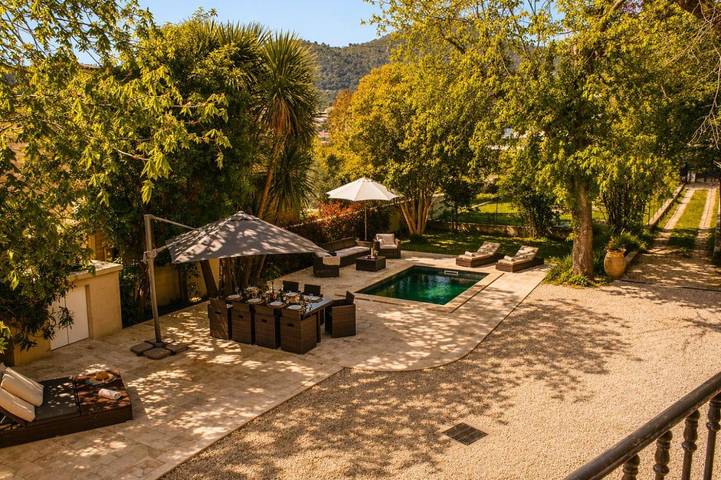 Location de vacances pour 14 personnes, avec piscine et jardin, adapté aux familles à Tourrette-Levens - 4
