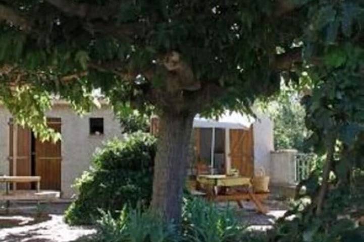Gîte pour 4 personnes à Nébian