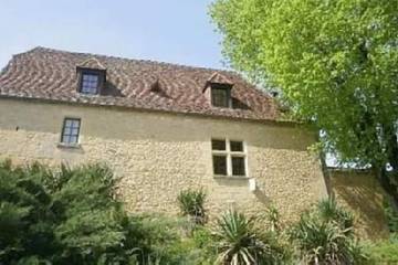Gîte pour 8 personnes, avec terrasse et jardin à Saint-Cirq