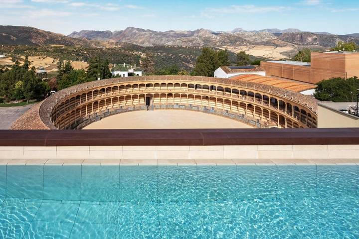 Hôtel pour 10 personnes, avec sauna et piscine ainsi que terrasse et jacuzzi