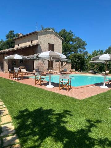 Chambre d’hôte pour 2 personnes, avec piscine ainsi que jardin et vue, animaux acceptés à Urbania