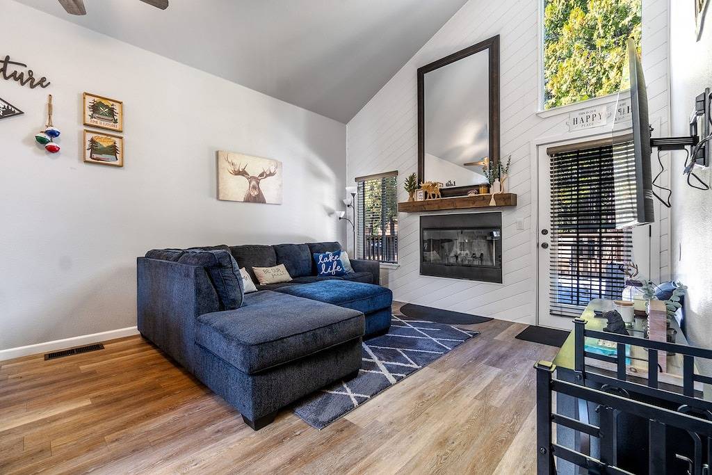 2 Minutes To Lake, 30 Mins To China Peak 🐻💦 ⛷🌲 🎣 🏂🚣‍♂️🧗‍♀️🚴‍♀️🏔 in Shaver Lake, Kings Canyon Nationalpark