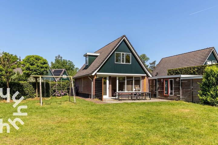 Ferienhaus für 10 Personen, mit Terrasse und Whirlpool sowie Garten und Sauna in Winterswijk