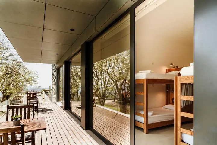 Hostal para 8 personas, con terraza y jardín - 1