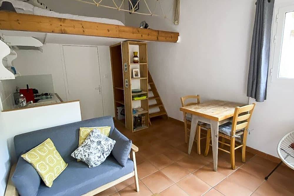 Ganze Wohnung, Schönes Studio 100 Meter vom Strand und der Außenterrasse entfernt in Maora, Bonifacio