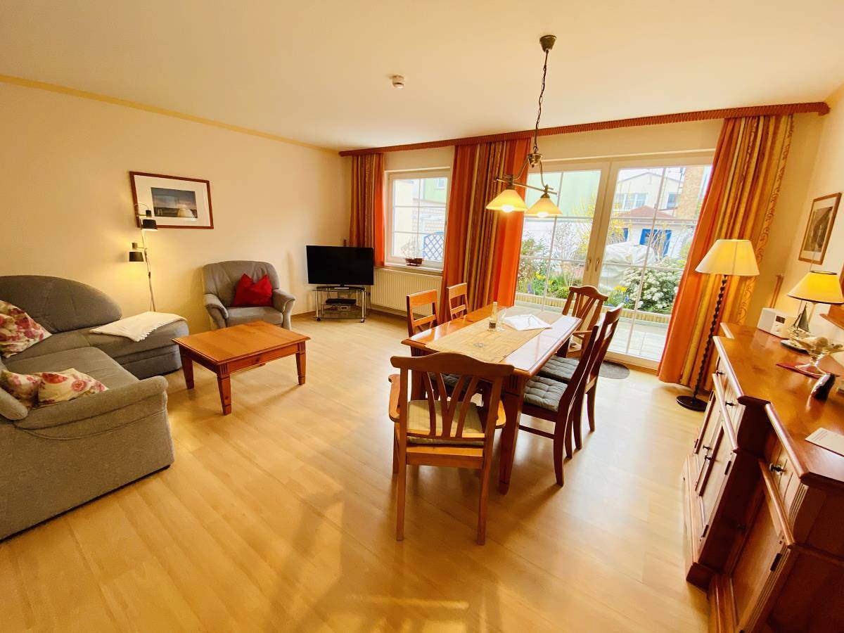 Ferienhaus Jan, in Leuchtturmnaehe in Warnemünde Strand, Rostock