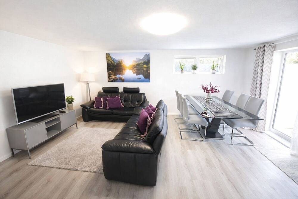 Ganze Wohnung, Modern Family Home with Garden & Sunset Views near Basel in Büsserach, Kanton Solothurn
