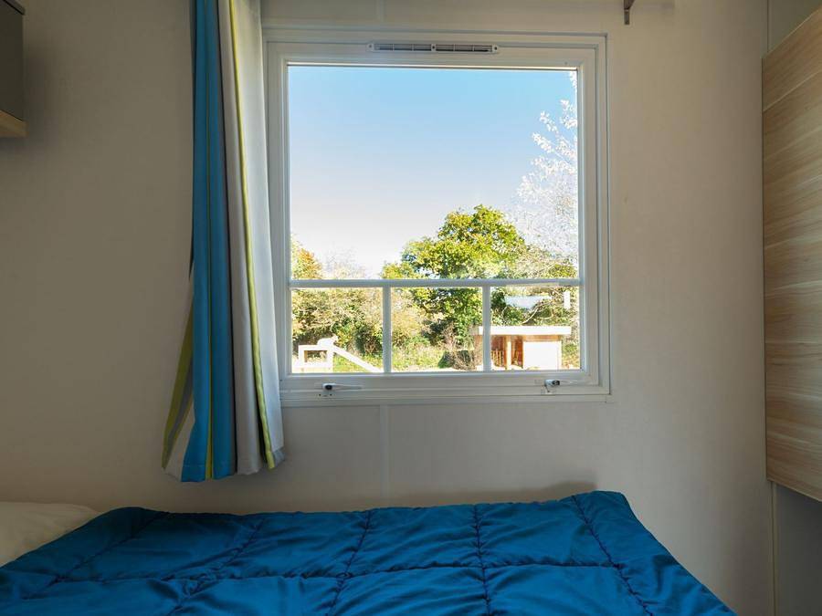Camping Les Carolins - Mobile home 4 persons - Confort - 30 m² - 2 bedrooms - Farmhouse view in Port-Bail-sur-Mer, Côte de la Déroute
