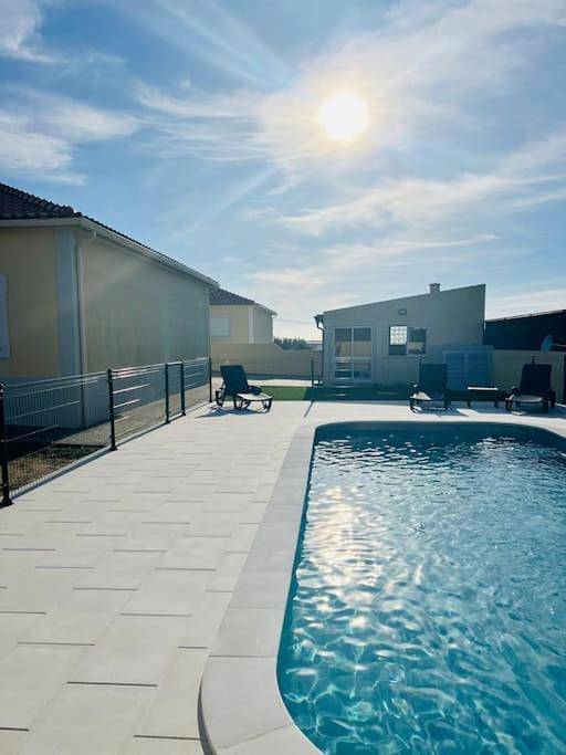 Casa de férias para 8 pessoas, com Terraço e Jardim e ainda Piscina and Vista em Atouguia da Baleia