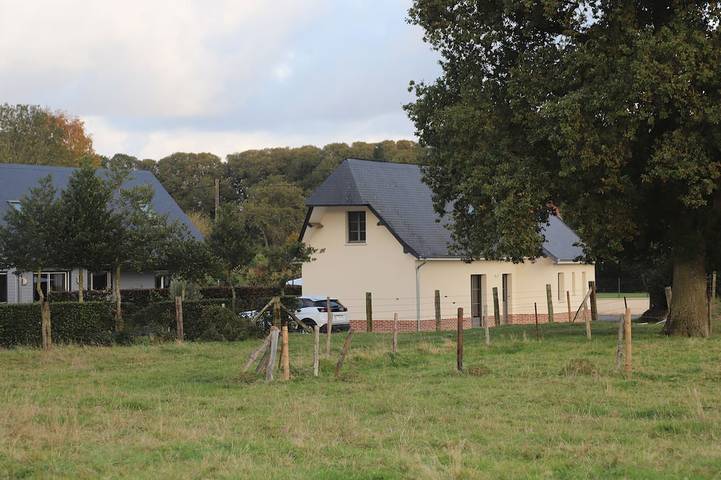 Gîte pour 4 personnes, avec Jacuzzi ainsi que Terrasse et Jardin