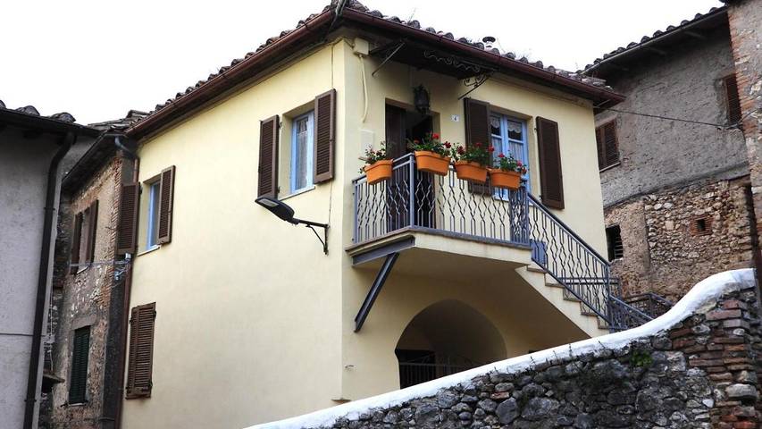 Location de vacances pour 4 personnes, avec jardin et vue à Calvi dell'Umbria