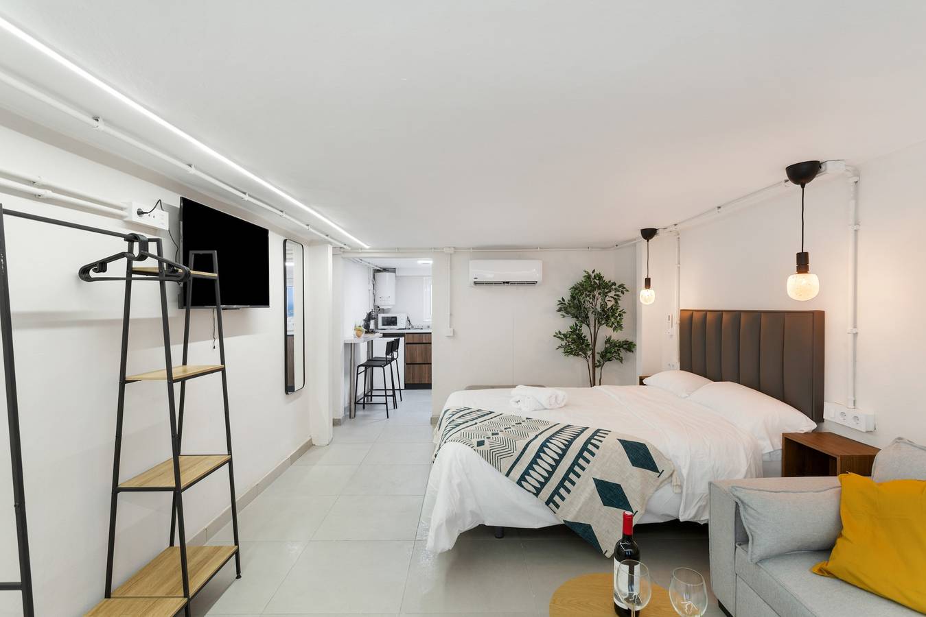 Estudio entero, Estudio de vacaciones 'Atw' con terraza compartida, Wi-Fi y aire acondicionado in Las Palmas de Gran Canaria Centre, Las Palmas de Gran Canaria