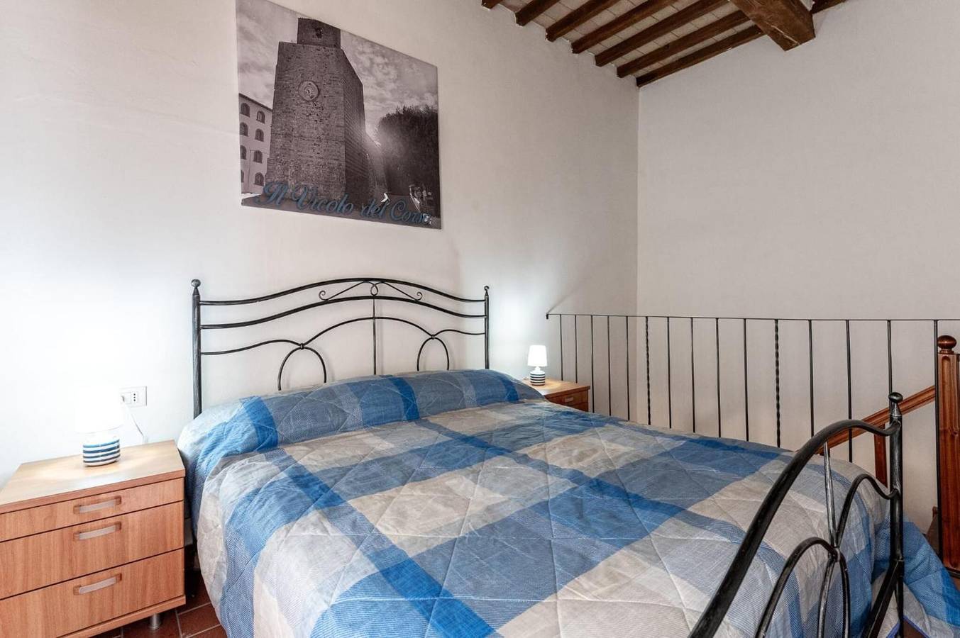 Apartamento entero, Apartamento 'Vicolo del Corso - Torre' con terraza compartida y Wi-Fi in Massa Marittima, Provincia de Grosseto