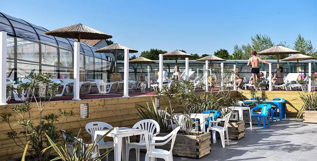 Bungalow toilé sans sanitaire 2 chambres 4 personnes in Saint-Christophe-du-Ligneron, Vallée de la Loire