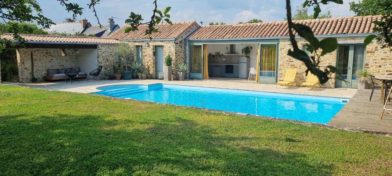 Longère avec piscine in Couëron, Région de Nantes