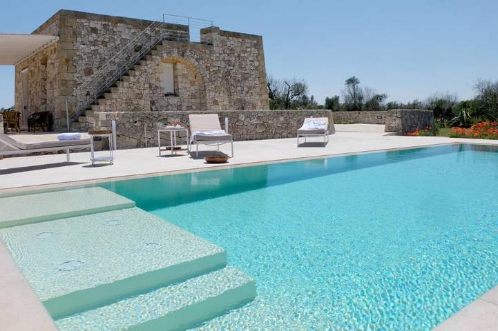 Casa vacanza per 6 persone, con panorama e giardino nonché piscina e balcone a Alessano