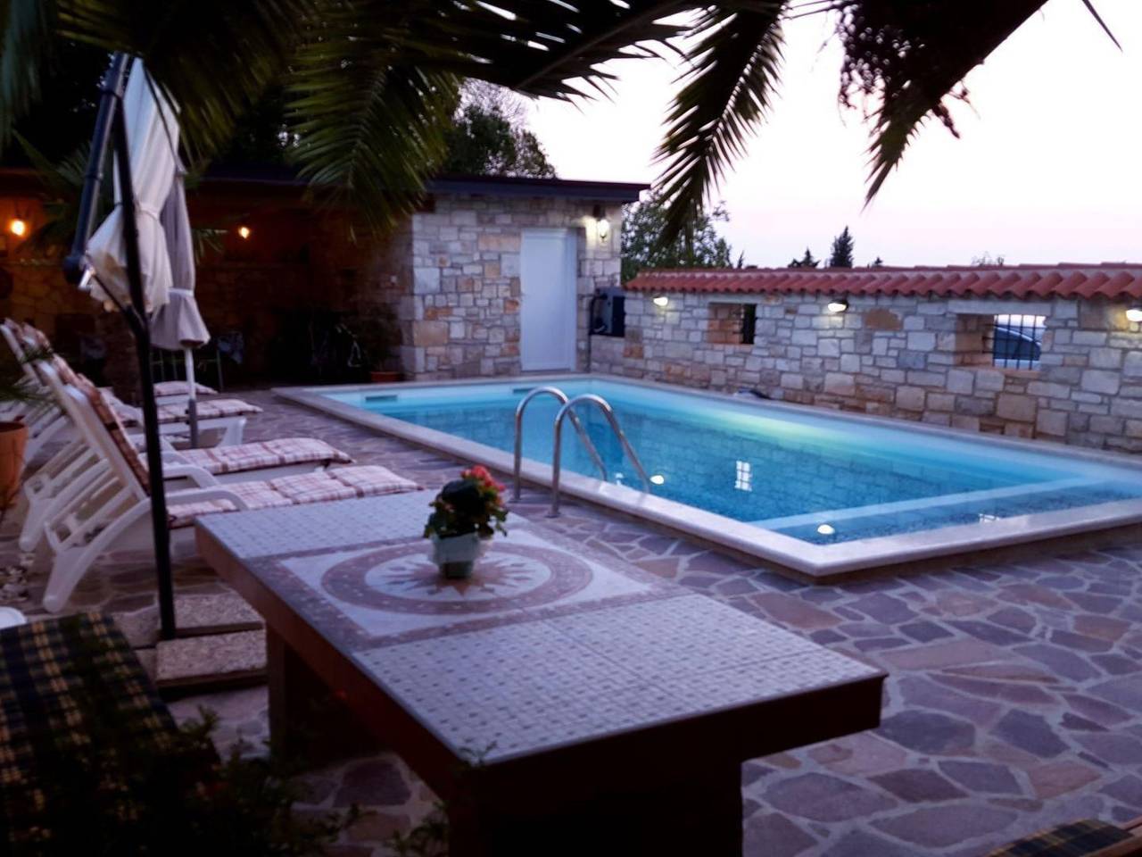 Mit beheiztem Pool und Meerblick in Umag, Umag Region