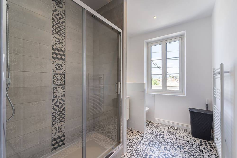 Entire apartment, Le Liondor, superb apartment near park, station and town center in Montélimar, Nyons region
