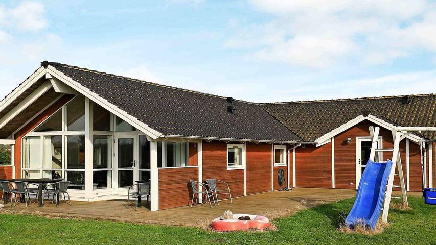 Ferienhaus für 11 Personen, mit Whirlpool und Sauna sowie Terrasse in Marielyst