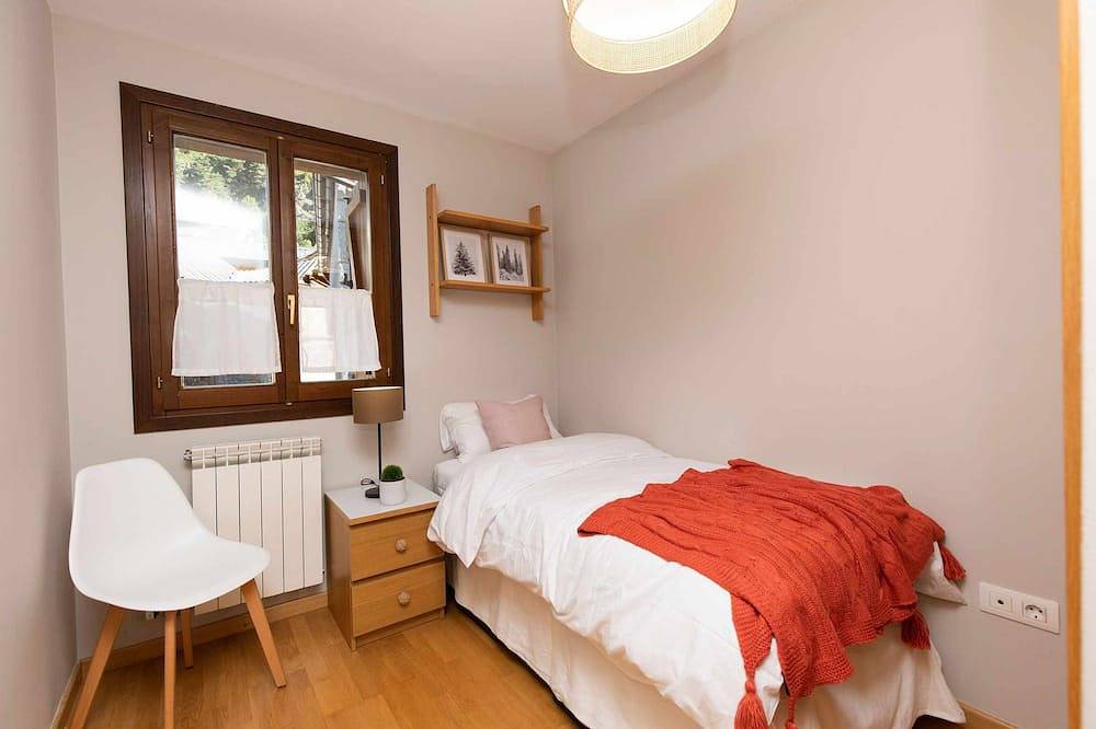 Entire apartment, Casa de La Laguna by Bevalle in Panticosa (Ski), Panticosa