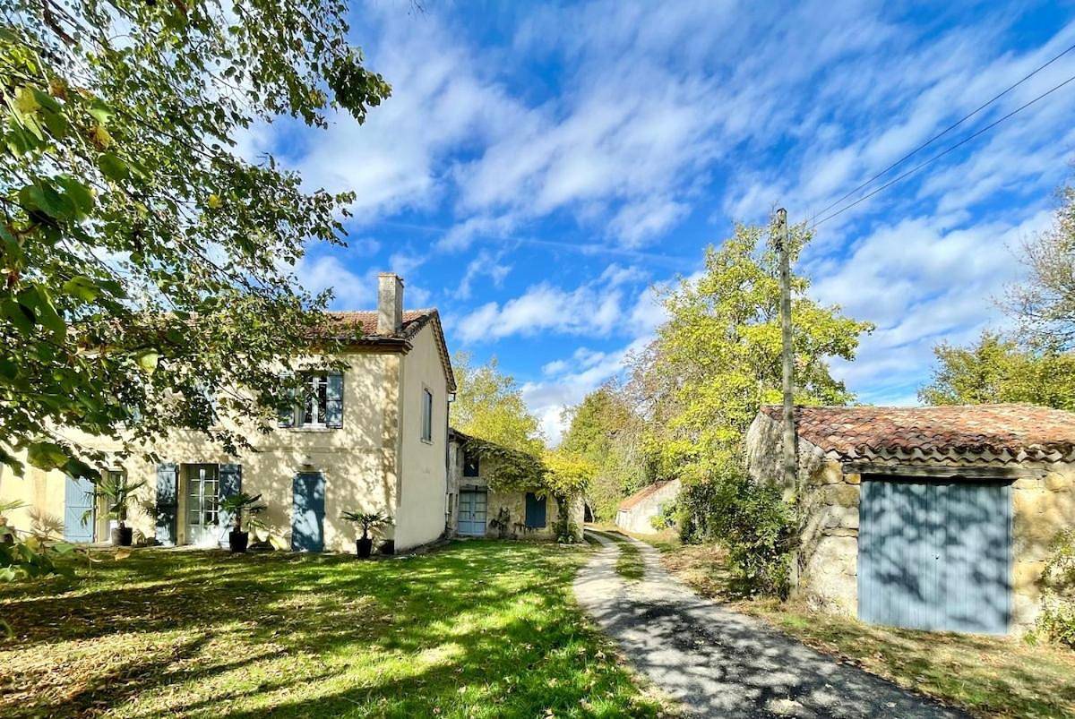 Maisons de charme 100 m2 dans hameau privé in Roquepine, Gers