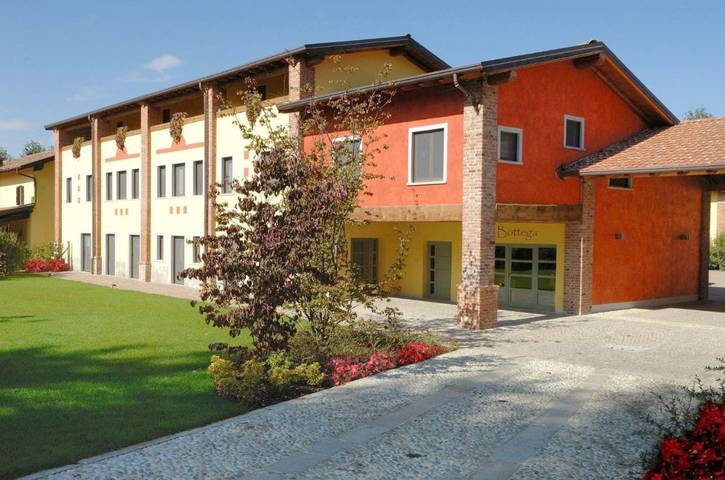 Casa vacanza per 3 persone, con Terrazza e Giardino nonché Panorama a Abbiategrasso