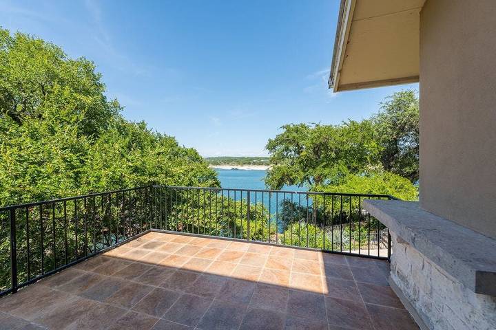 Vacation house for 16 people, with sauna and hot tub as well as terrace in Lake Travis