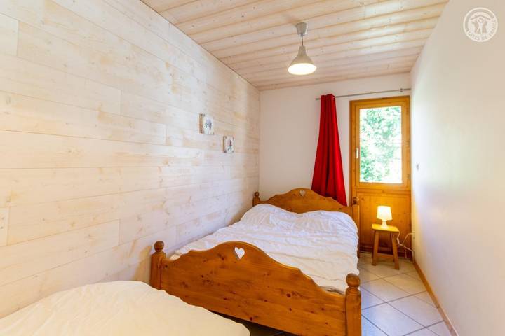 Chalet pour 8 personnes, avec terrasse, animaux acceptés à Albiez-Montrond - 2