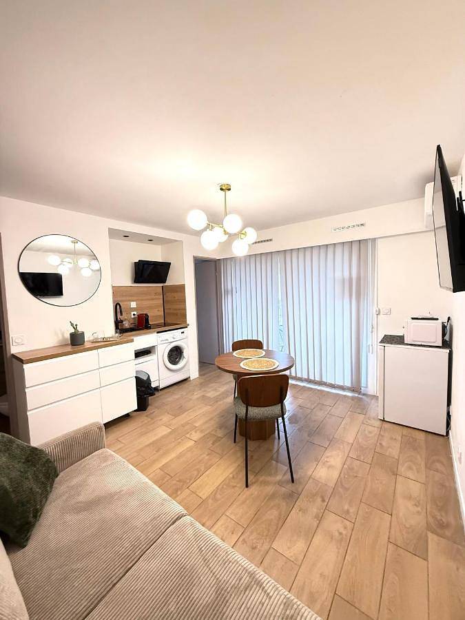 Gîte pour 3 personnes, avec balcon dans Plage du Grazel