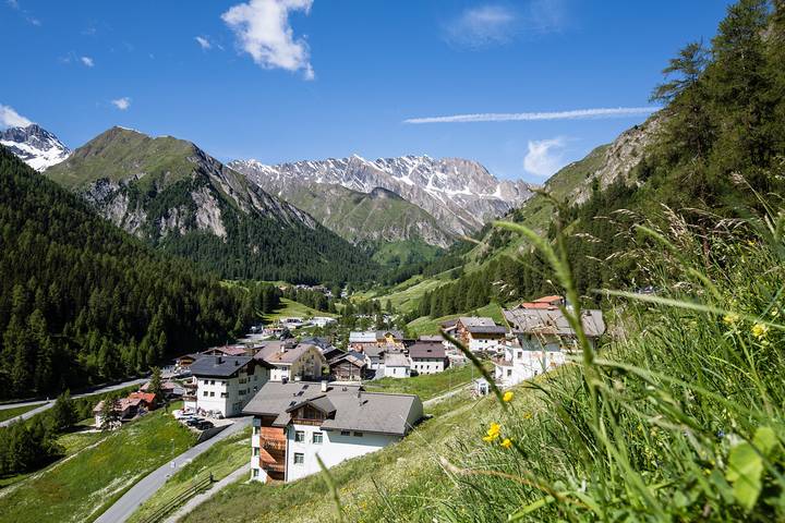 Geheel vakantieappartement, Vakantieappartement voor 2 personen met balkon in Ravaisch, Samnaun