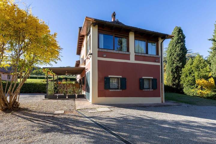 Appartamento per 2 persone, con Balcone e Idromassaggio nonché Terrazza e Giardino a Sasso Marconi