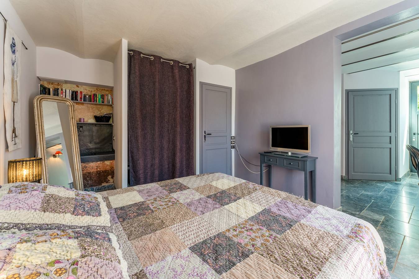 Gästehaus 'Chambre Double' mit Gemeinschaftspool, privater Terrasse und Wi-Fi in Rasteau, Vaucluse