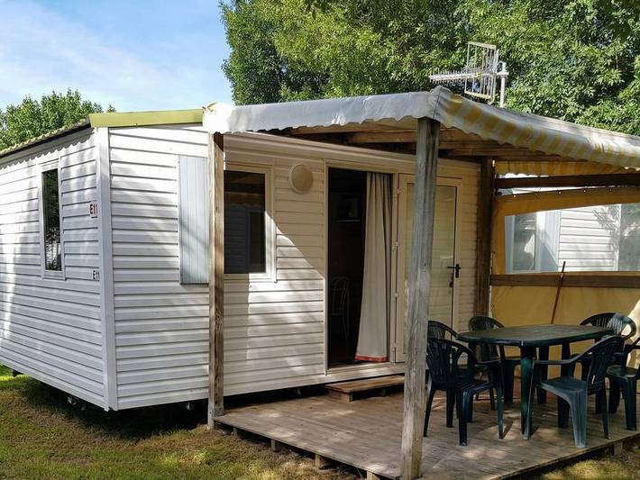 Camping pour 4 personnes, avec terrasse et bassin pour enfant à La Tranche-sur-Mer - 2