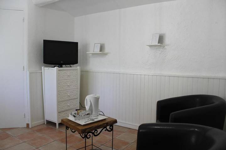 Chambre d’hôte pour 2 personnes, avec jardin et piscine à Rognes - 2