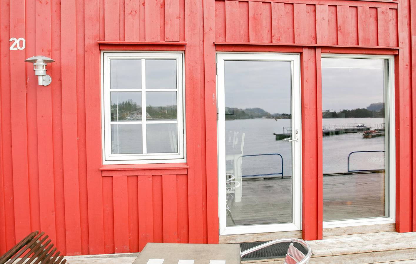 Ferienhaus für 8 Personen mit Terrasse in Finnøy