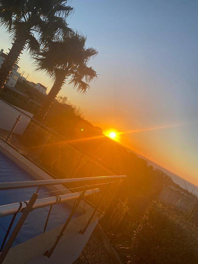 Exclusieve Villa met zeezicht en privézwembad in Atalaia in Atalaia, Distrito de Lisboa