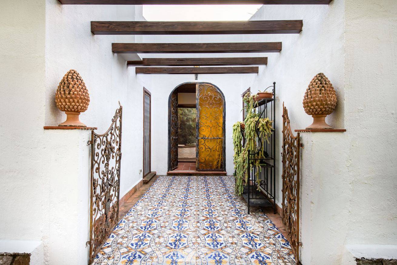 Apartamento inteiro, Villa Grimodi: Prestigious Villa with Private Pool in Caronia, Messina (província)