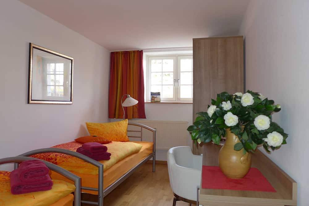 Ganze Wohnung, Erna - Winfried Schaffer in Tollensesee, Neubrandenburg