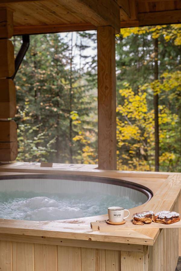 Domek letniskowy dla 8 osób, z jacuzzi i ogród w 