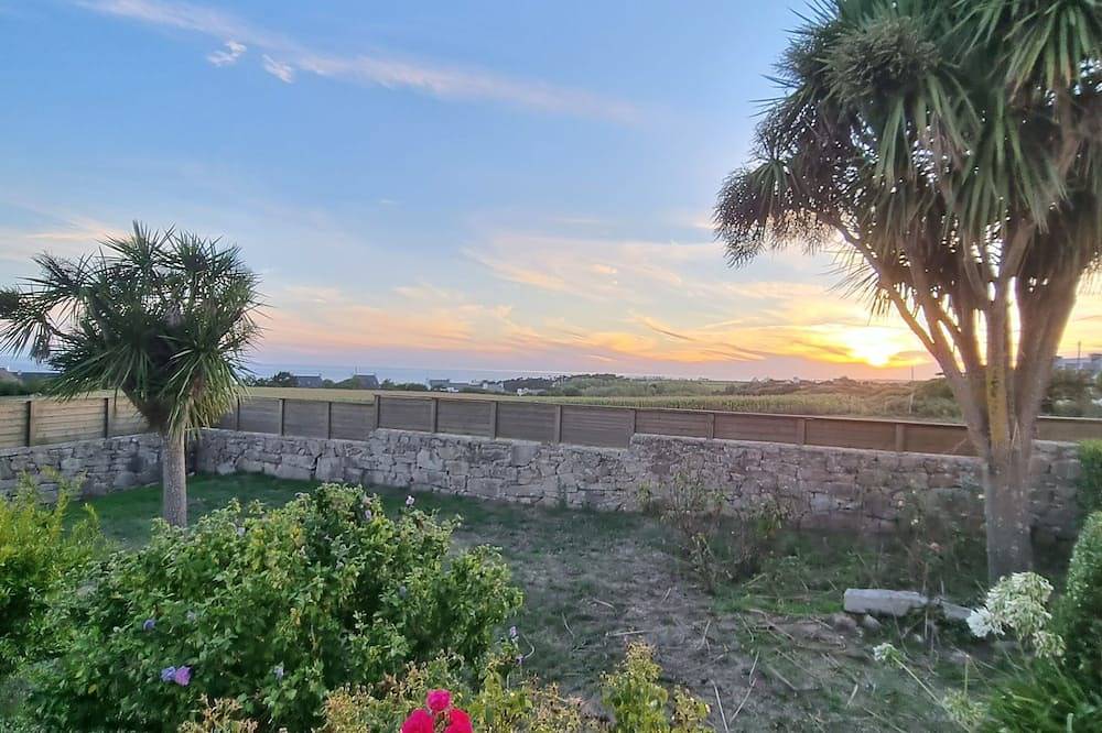 Maison vue mer à 5 min de la plage. in Plozévet, Region de Quimper