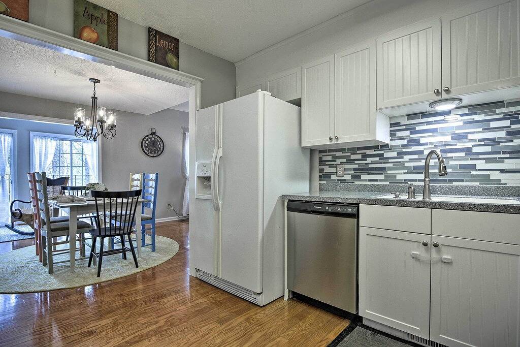 Ganze Wohnung, Neu! Pinehurst Condo ~ 2 Mi nach Downtown & Resort! in Pinehurst, Moore County