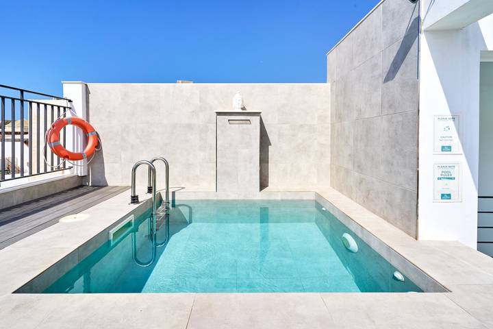 Casa Vacacional 'Casa Tita Mercedes' con Piscina Privada, Wi-Fi y Aire Acondicionado in Nerja Centre, Nerja