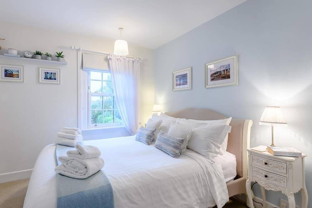 2 Bed in New Milton in Barton on Sea, Hampshire