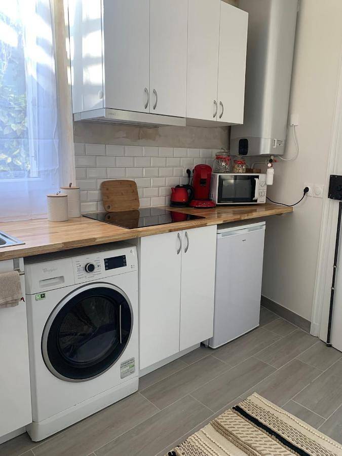 Appartement entier, One-Bedroom Apartment in Les Lilas, Seine-Saint-Denis